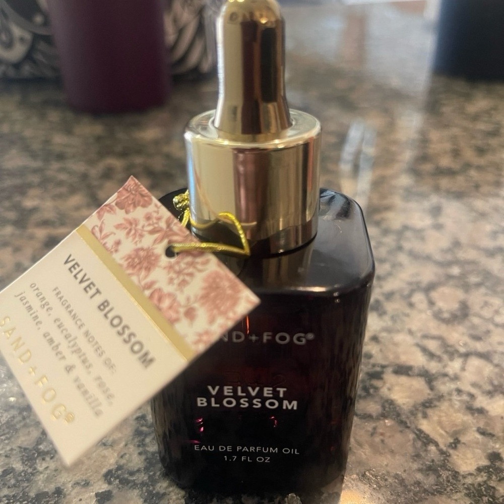 Sand + Fog Velvet Blossom Eau de Parfum Oil - Black